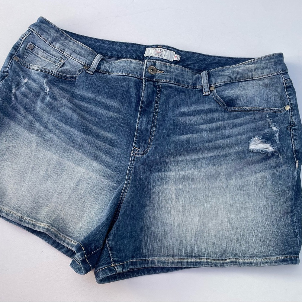 Torrid Womens Denim Shorts Plus Size 26 Medium Wash Distressed Stretch